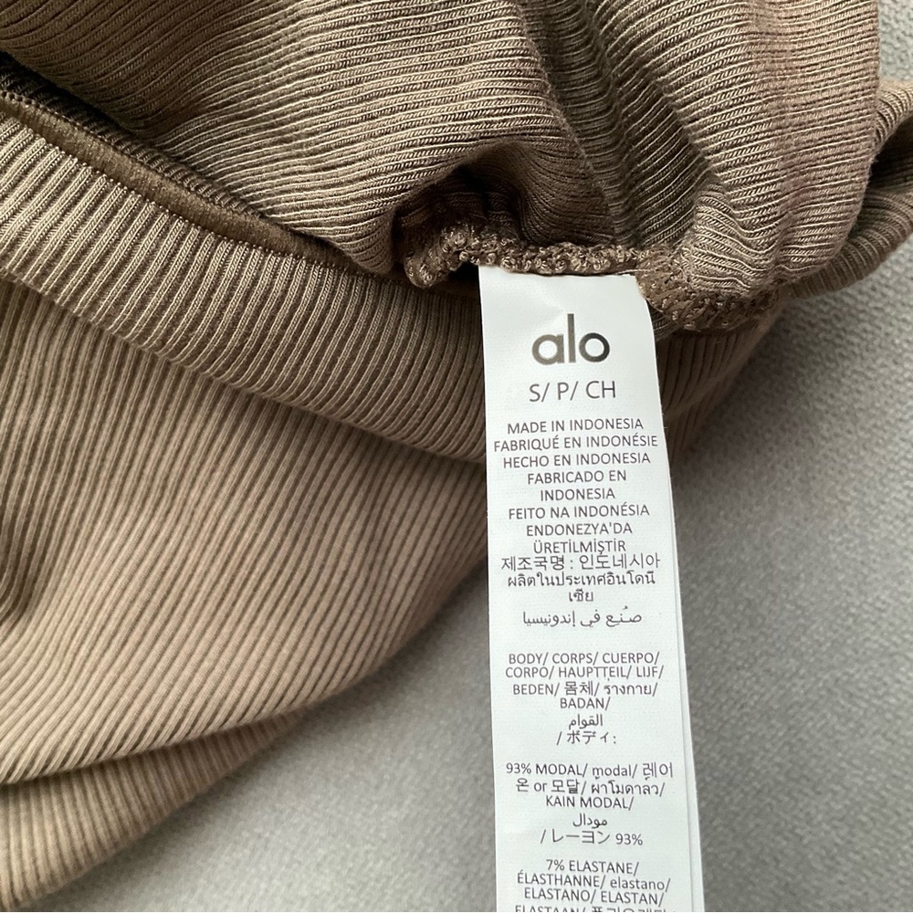 Alo Yoga Ribbed En Pointe Tank Olive Tree S - Picture 8 of 9